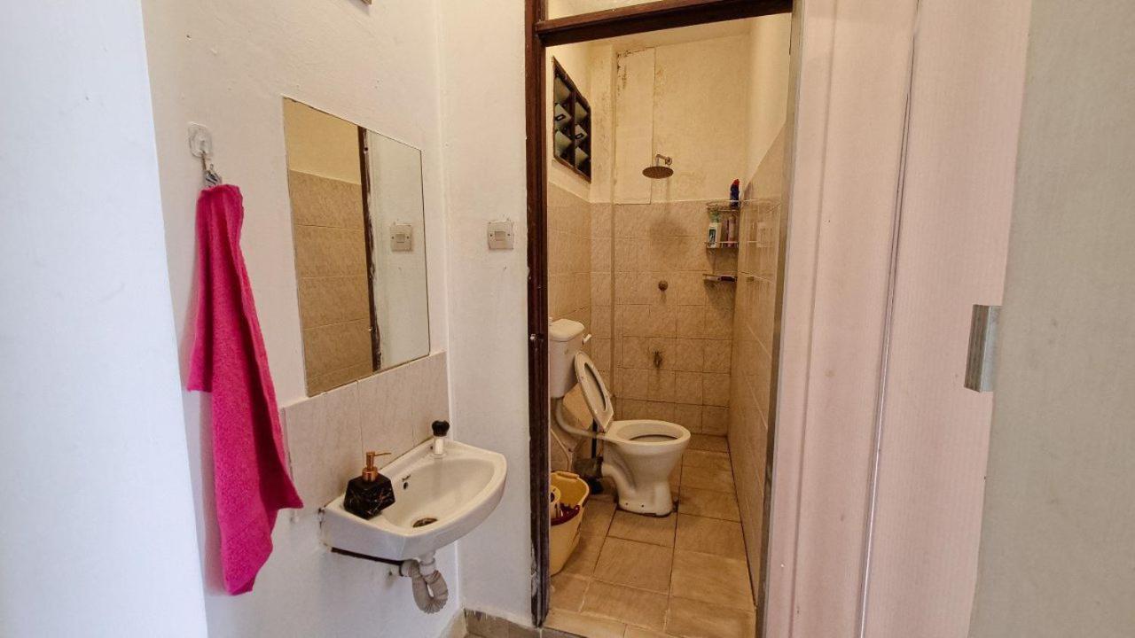 Gee's Hidden Gem In Cbd - Parking Apartment