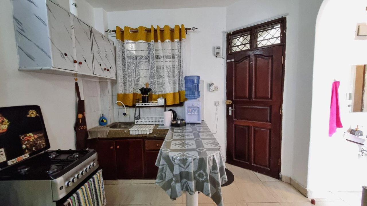 Apartment Gee's Hidden Gem In Cbd - Parking Mombasa